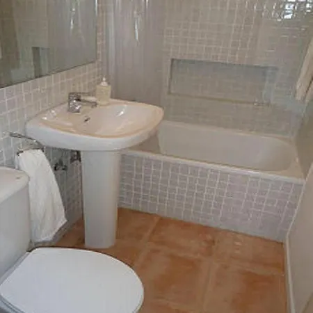 Alhambra Apartment *