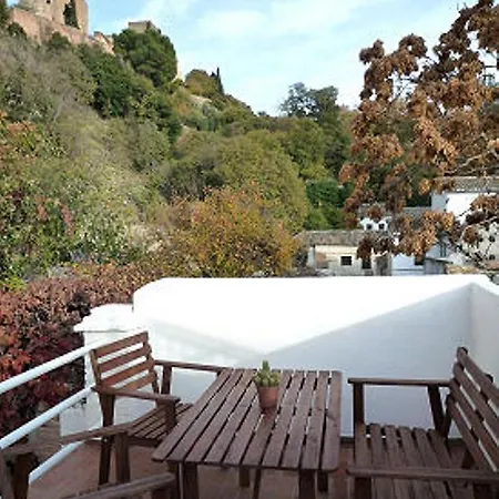 Alhambra Apartment *